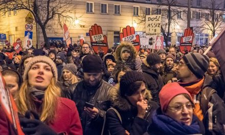 Amnistía Internacional adopta nuevas posturas políticas sobre el aborto y el control de drogas