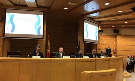 Sanidad estudia prohibir el tabaco en eventos al aire libre y vehículos con niños