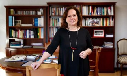 Azucena Martí: «En verano, alerta ante el juego ‘online’ y el consumo de alcohol en tiempo de ocio»