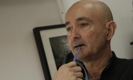 Alfredo Oliva, psicólogo: «La adicción a redes sociales y videojuegos crea daños irreversibles en el cerebro»