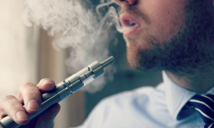 La OMS avisa de que los cigarrillos electrónicos son «inseguros»