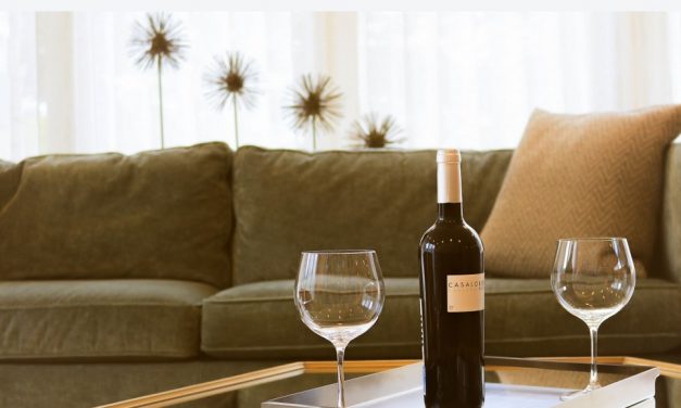 Las personas entre 55 y 74 años del Reino Unido aumentan el consumo problemático de alcohol durante el confinamiento