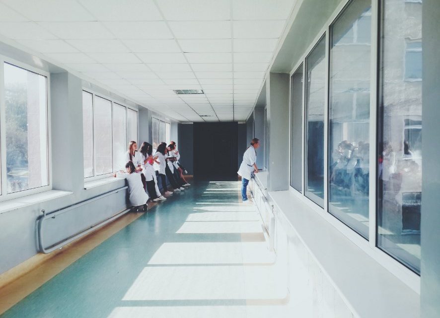 El 15 % de las consultas médicas en España tiene relación con el consumo de alcohol