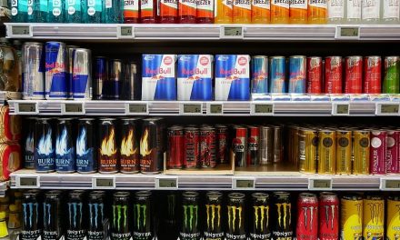 Las bebidas energéticas no dan alas: un cóctel de azúcar y cafeína con riesgos para la salud