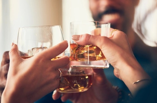 Desmienten que beber alcohol con moderación sea bueno para la salud