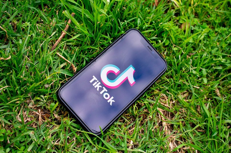 Tiktok se enfrenta a una posible multa de 27 millones de libras en Reino Unido por vulnerar la privacidad de los menores.