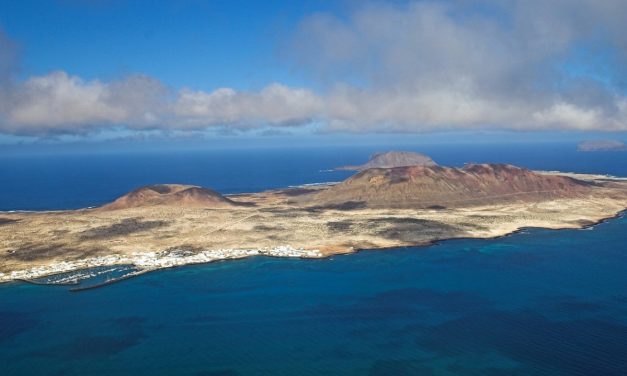 Entidades contra el tabaquismo, amenazadas con “acciones judiciales” por sus denuncias contra la campaña ‘La Graciosa sin humos’