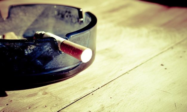 La reducción de daños podría ser una mejor estrategia para los fumadores con el VIH que el abandono estricto del tabaco
