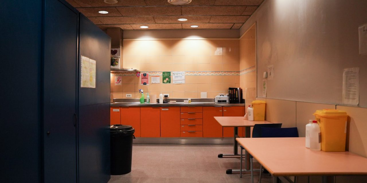 Un albergue pionero para personas sin hogar con adicción a las drogas: “En la calle estaría muerto”