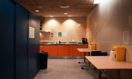 Un albergue pionero para personas sin hogar con adicción a las drogas: “En la calle estaría muerto”