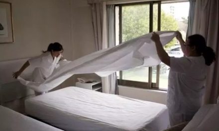 CCOO denuncia la «cruda realidad» de las camareras de piso: «Se tienen que medicar para ir a trabajar»