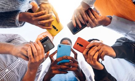 La máxima autoridad de salud de EE. UU. pide poner advertencias en plataformas como Instagram y TikTok