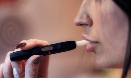 Sanidad obligará a los vapeadores, incluso sin nicotina, a incluir nuevas advertencias: “Es nocivo para la salud”