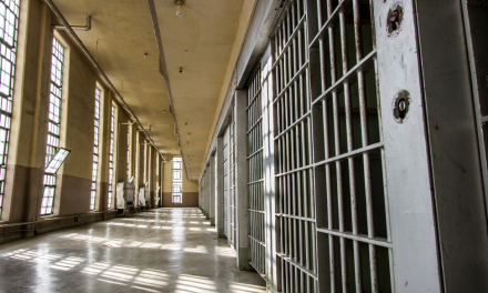 La prohibición del uso de drogas en contextos penitenciarios en Colombia: una contradicción en salud