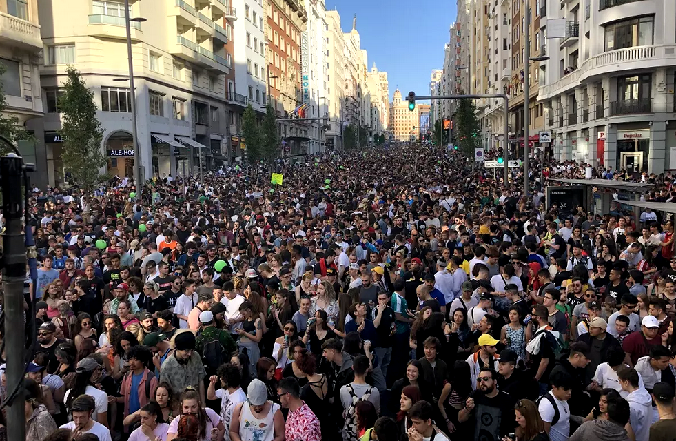La falta de regulación de la marihuana y la continuidad de las multas por consumo indignan al movimiento cannábico