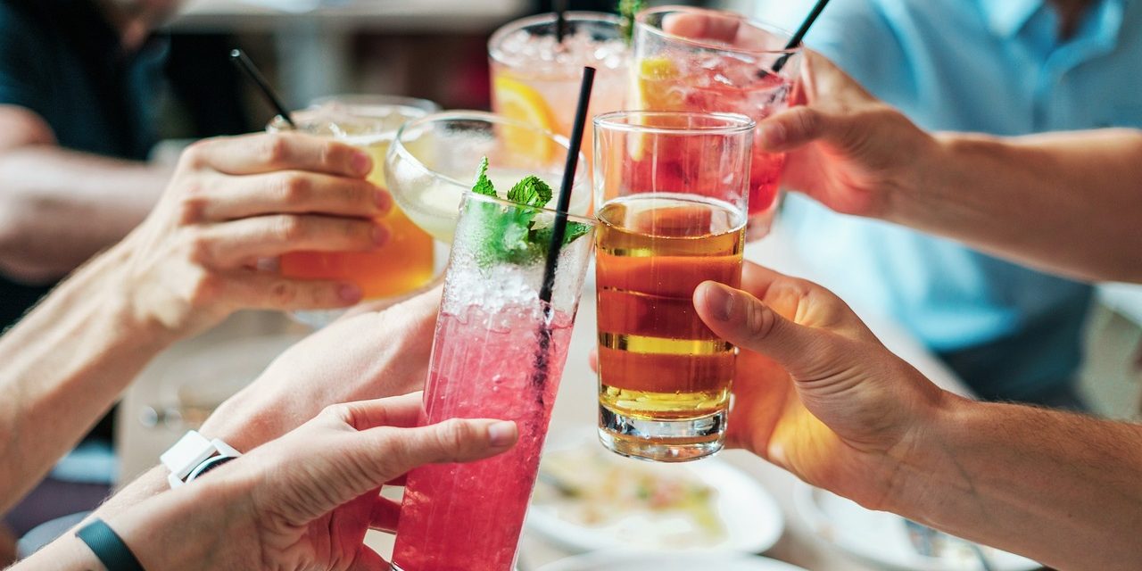 Socidrogalcohol y CAARFE invitan a ‘redefinir el alcohol’ en busca de una vida más sana y feliz