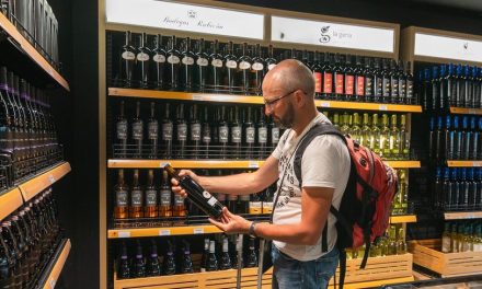 Agua con alcohol, la bebida que arrasa entre los millennials de EE.UU.
