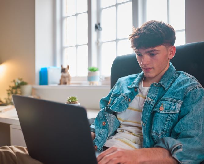 Porno: El filtro tiene que estar en la cabeza, no en el ordenador o en el móvil