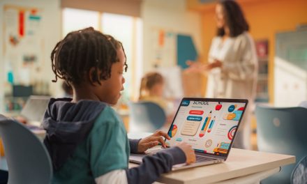 La prohibición de pantallas en las aulas de Catalunya reabre el debate sobre la tecnología en la educación